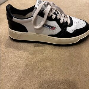 Black and White Retro Low-Top Sneakers